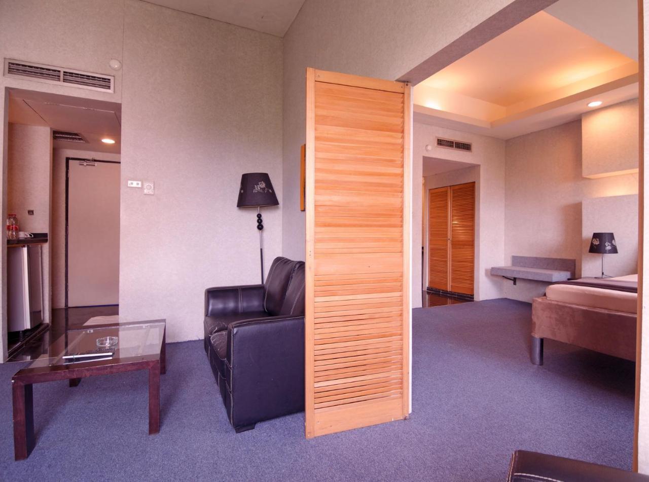 Hotel Peninsula Mangga Besar Jakarta Room photo